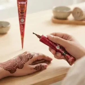 momtaz red gold paste mehendi application on hand
